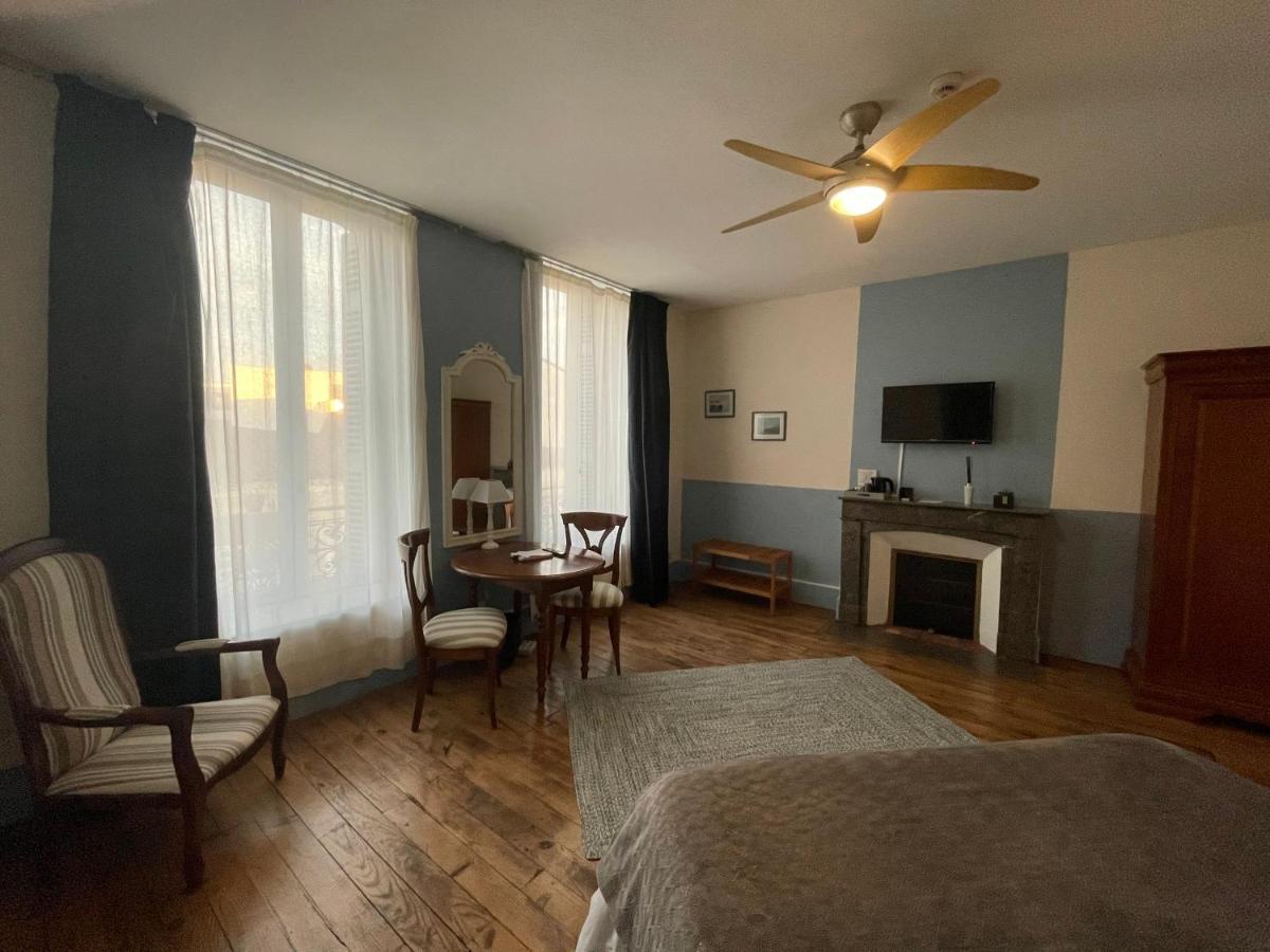 Le St Vincent Hotel Roquefort  Bagian luar foto