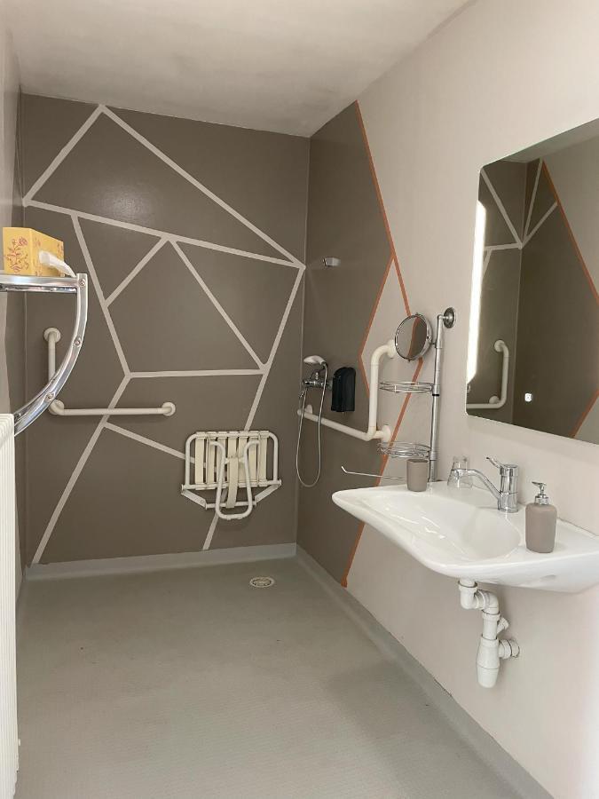Le St Vincent Hotel Roquefort  Bagian luar foto