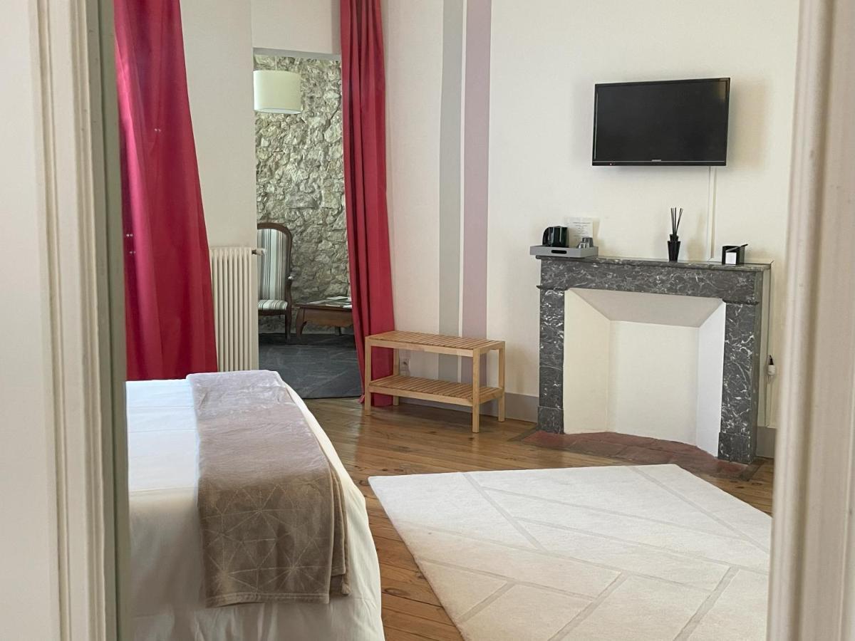 Le St Vincent Hotel Roquefort  Bagian luar foto
