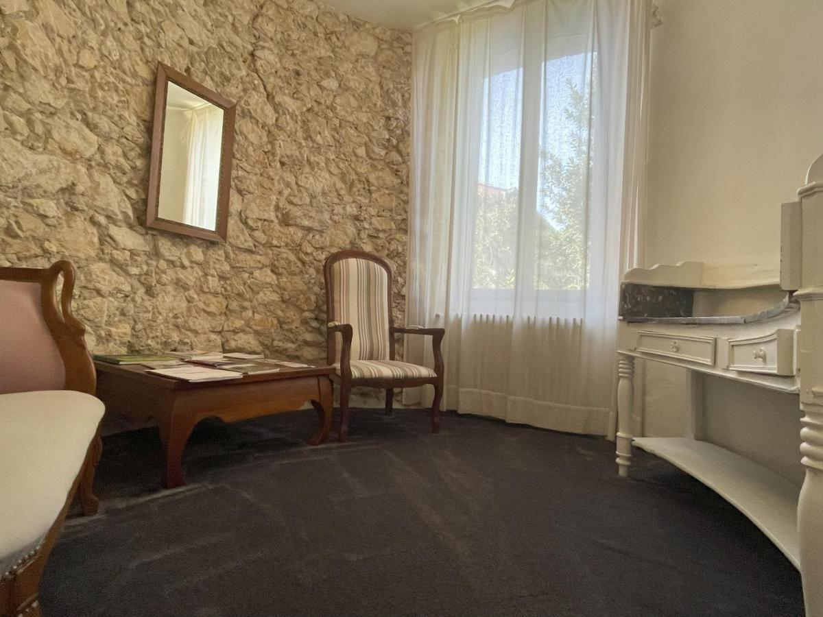 Le St Vincent Hotel Roquefort  Bagian luar foto