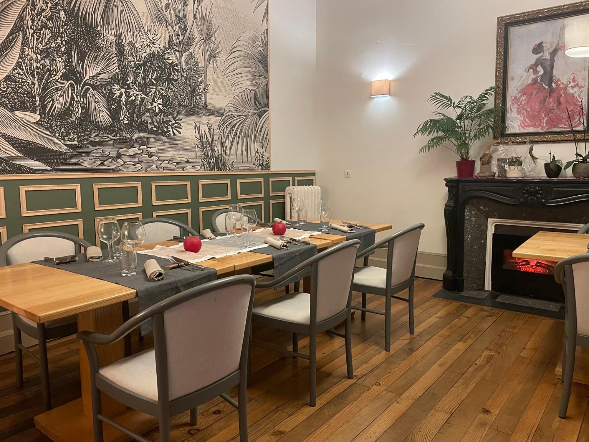 Le St Vincent Hotel Roquefort  Bagian luar foto